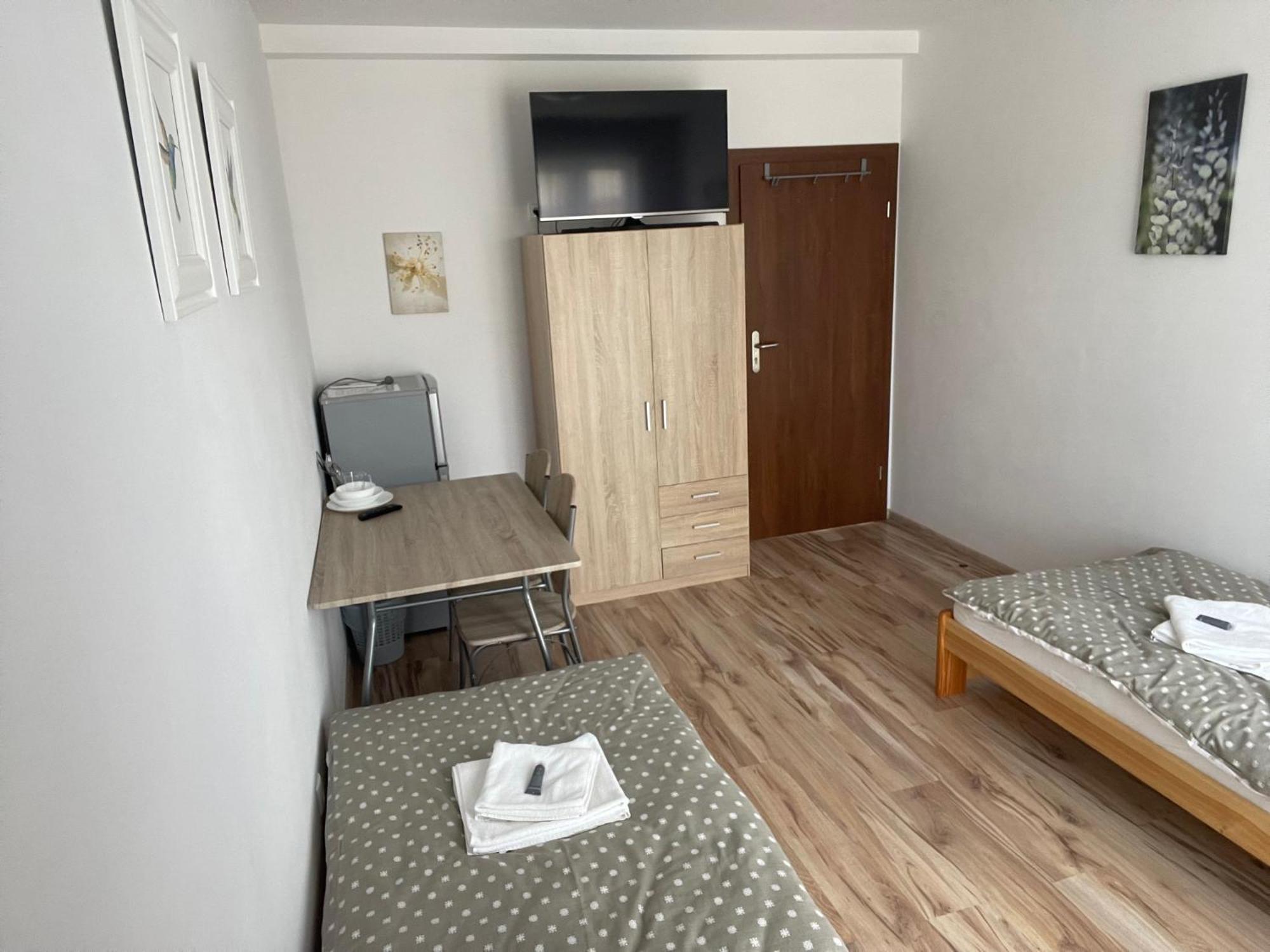Rozana 51 Apartment ออปอเล ภายนอก รูปภาพ