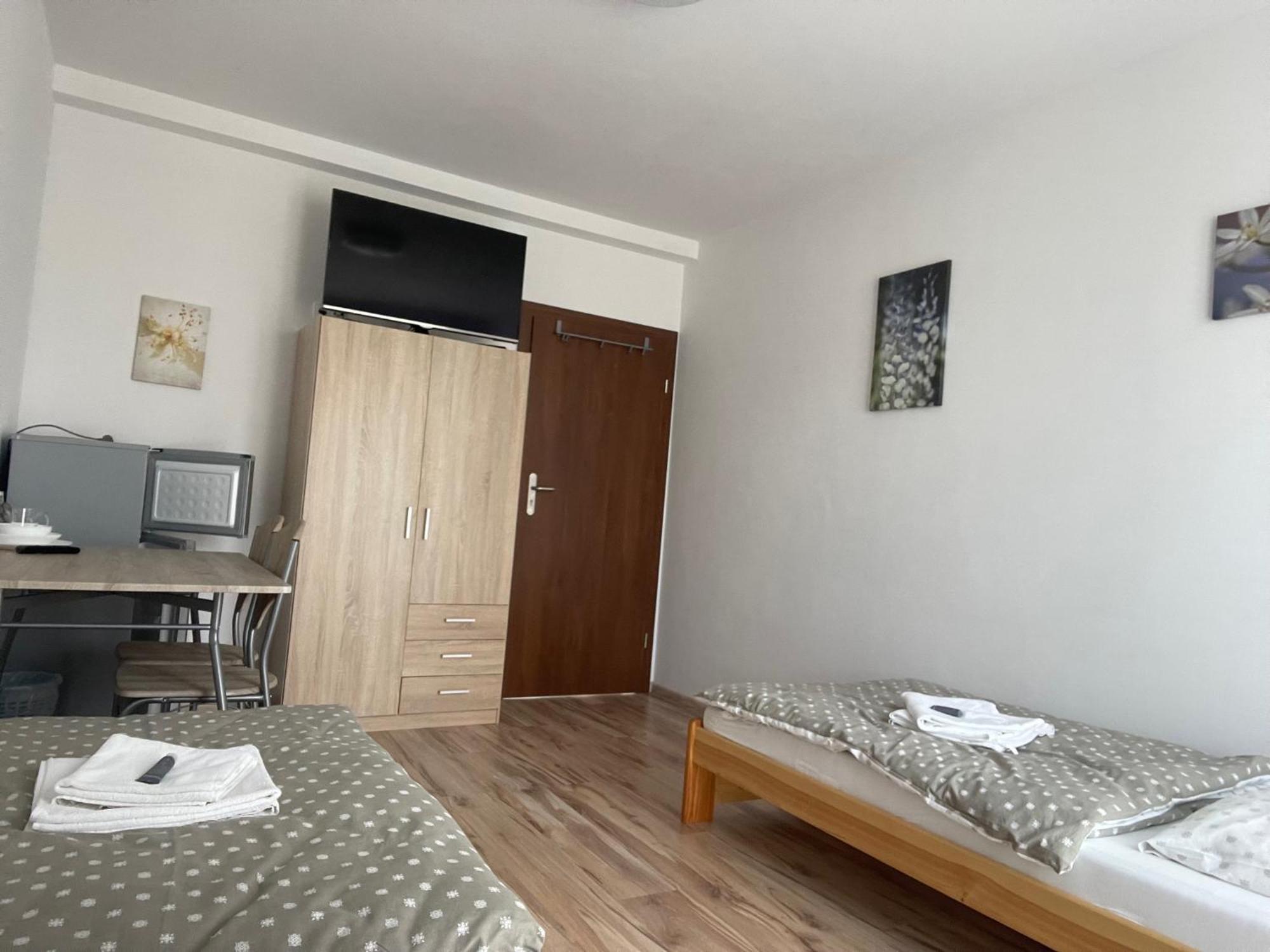 Rozana 51 Apartment ออปอเล ภายนอก รูปภาพ
